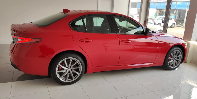 Alfa Romeo Giulia cena 195000 przebieg: 5, rok produkcji 2023 z Brzostek małe 154